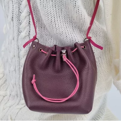 Petit Sac en Cuir Souple pour Jeune Demoiselle Boutique 2
