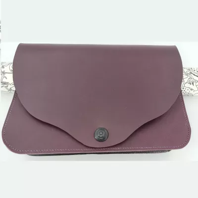 Pochette Plate Cuir couleur Aubergine Pochettes & Besaces 2