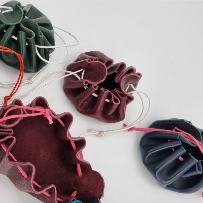 Petites bourses en cuir  Porte-monnaie & Bourses 2