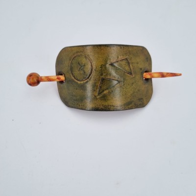Barrette pour Cheveux teintée à la main en cuir au tannage végétal - Triangle  Boutique