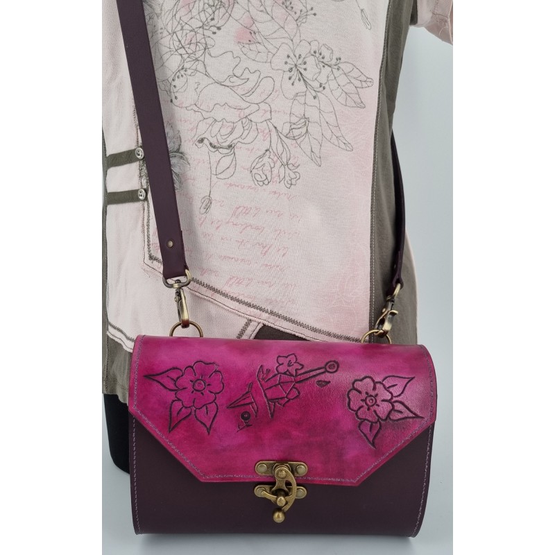 Sac en cuir repoussé Ninja Kunai et fleurs  Boutique