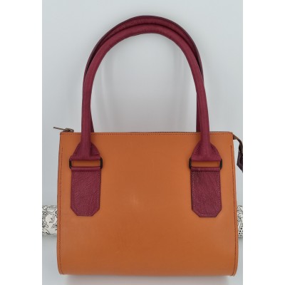 Sac à main de taille moyenne. Fabriqué à la main uniquement avec du cuir français.