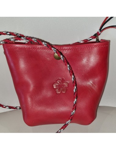Petit Sac en Cuir Rouge avec Fleur d’Hibiscus  Boutique